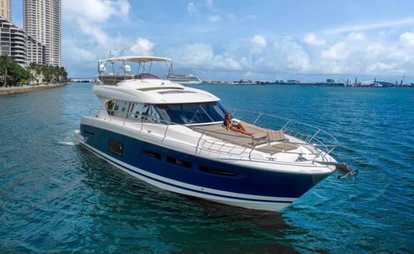 2010 Azimut 60' Fly Bridge